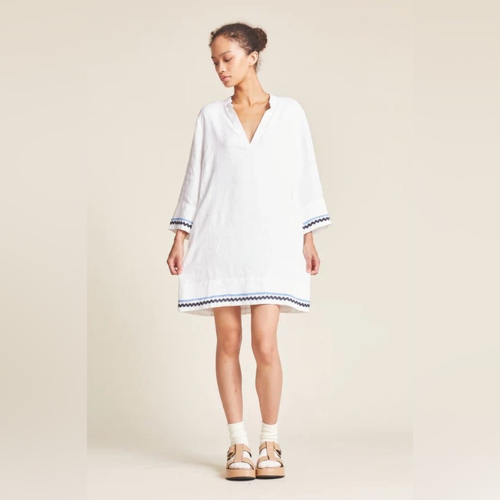 Trovata Birds of Paradise Lucca Shift Dress in White w/ Ric Rac Medium Lined